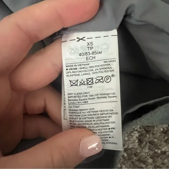 {Banana Republic} Grey Bow Back Short Sleeve Top - Picture 5 of 6